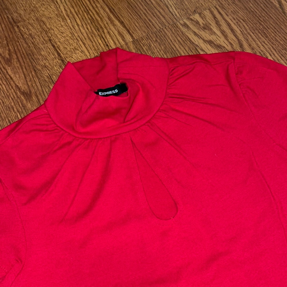 Express key hole shirt